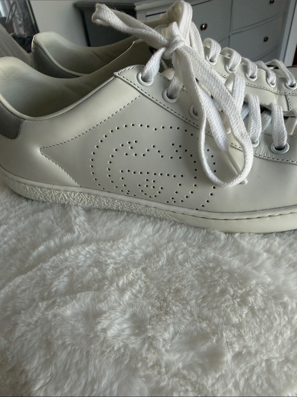 Gucci White Leather Low-Top Sneakers
